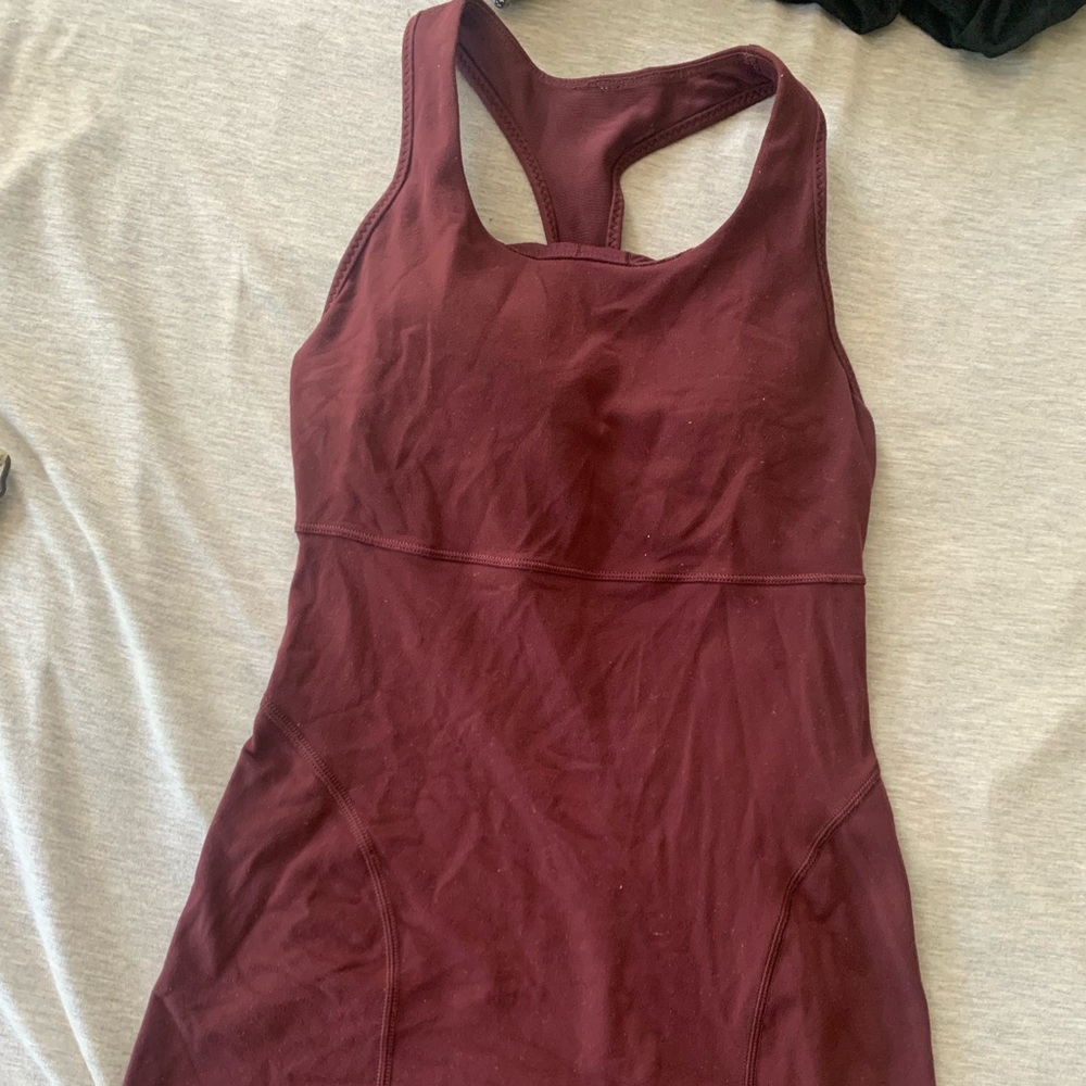 Lululemon maroon tank top